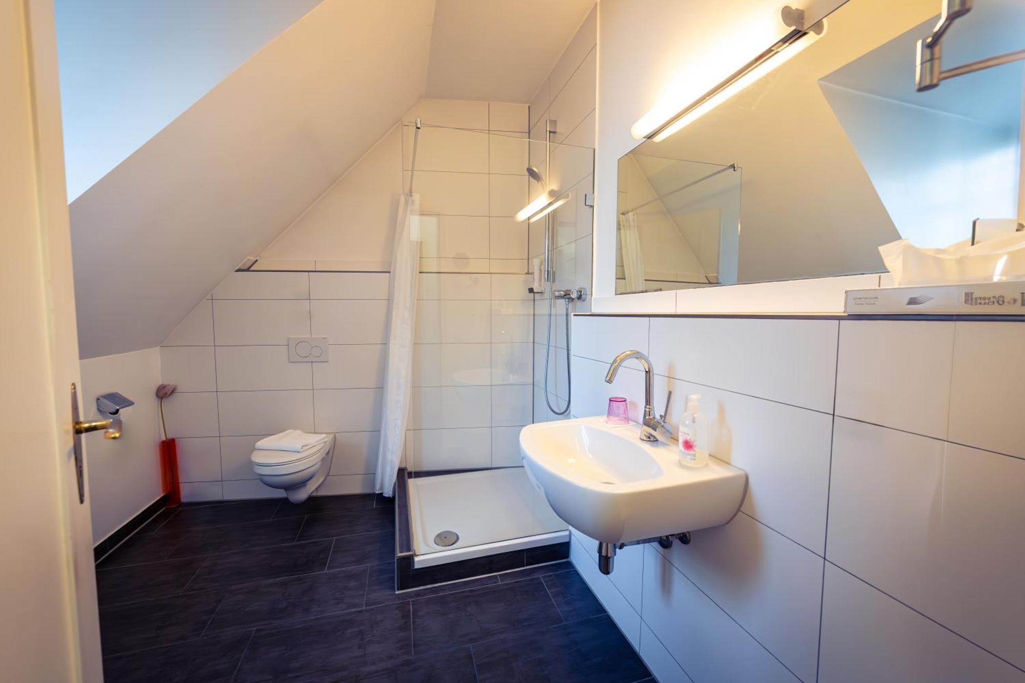 Hotel Bergbauer Mit Late-Self-Check-In นอยบวร์ก อันแดร์ โดเนา ภายนอก รูปภาพ