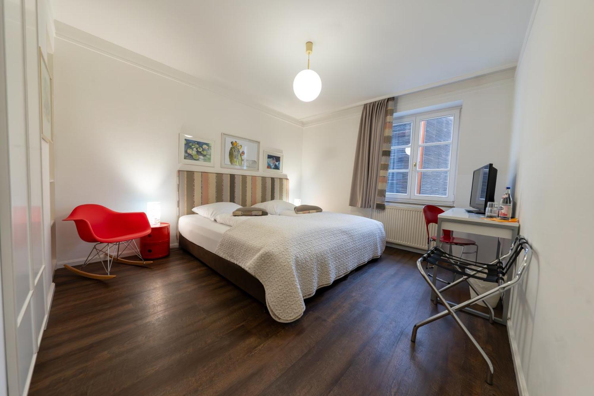 Hotel Bergbauer Mit Late-Self-Check-In นอยบวร์ก อันแดร์ โดเนา ภายนอก รูปภาพ