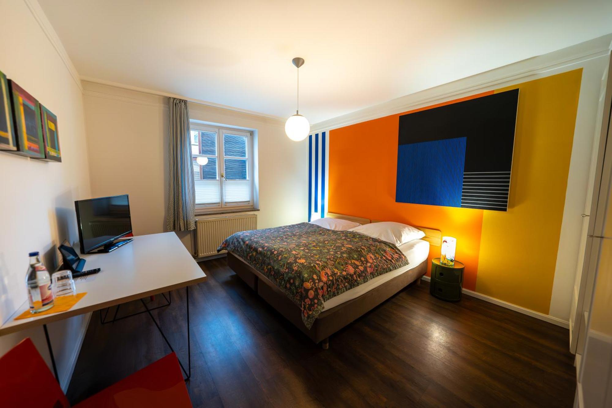 Hotel Bergbauer Mit Late-Self-Check-In นอยบวร์ก อันแดร์ โดเนา ภายนอก รูปภาพ