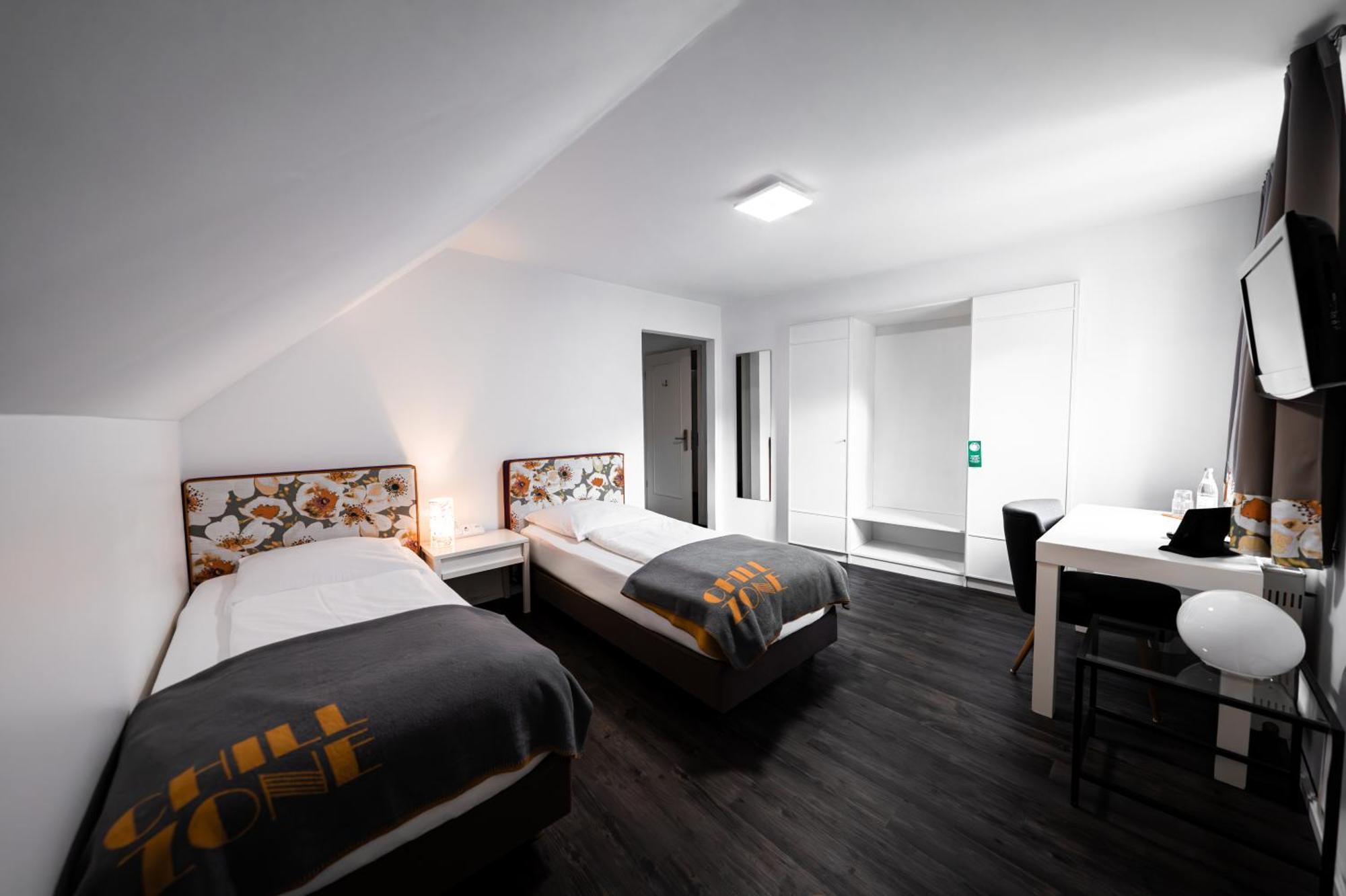 Hotel Bergbauer Mit Late-Self-Check-In นอยบวร์ก อันแดร์ โดเนา ภายนอก รูปภาพ