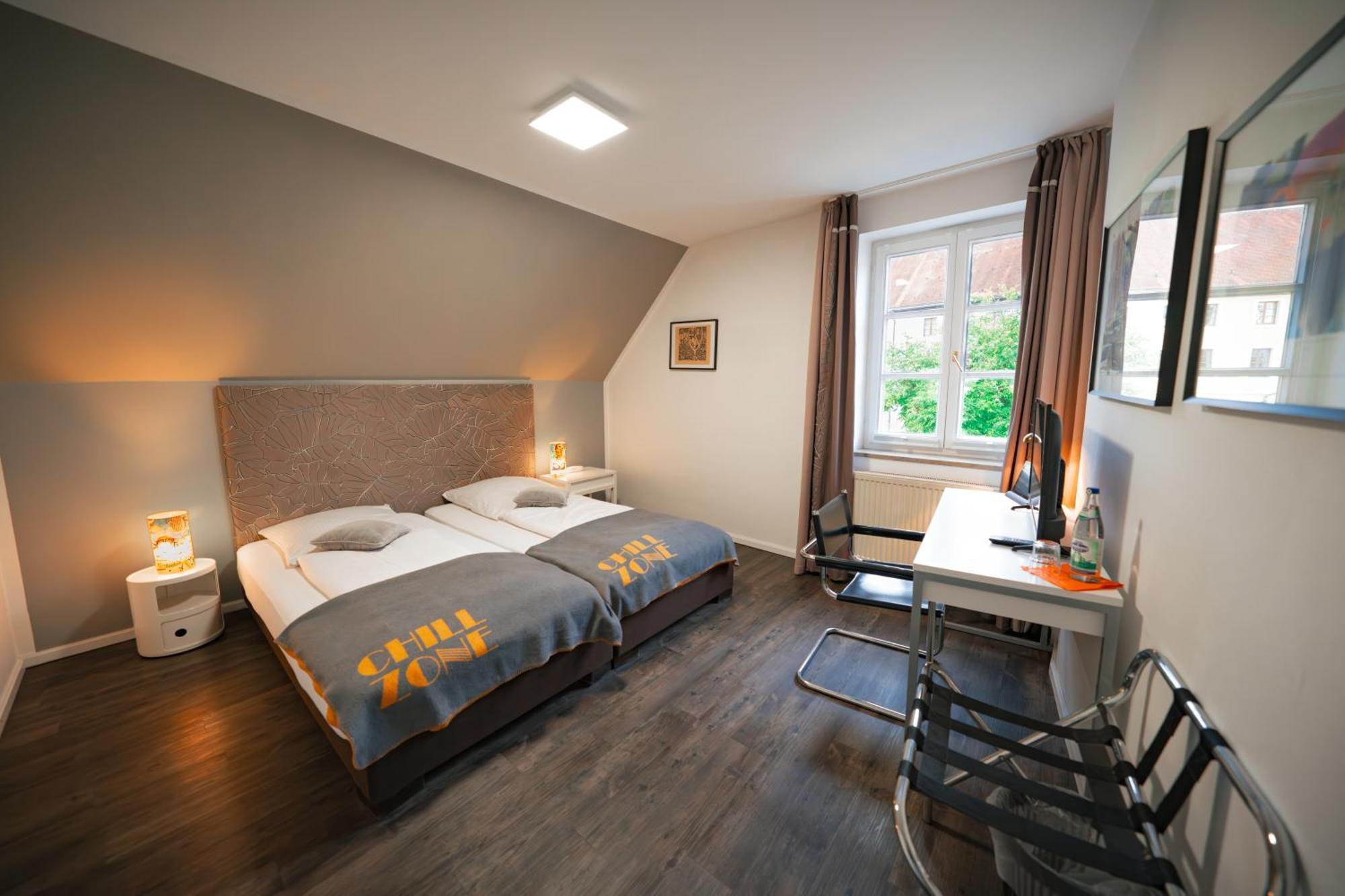 Hotel Bergbauer Mit Late-Self-Check-In นอยบวร์ก อันแดร์ โดเนา ภายนอก รูปภาพ