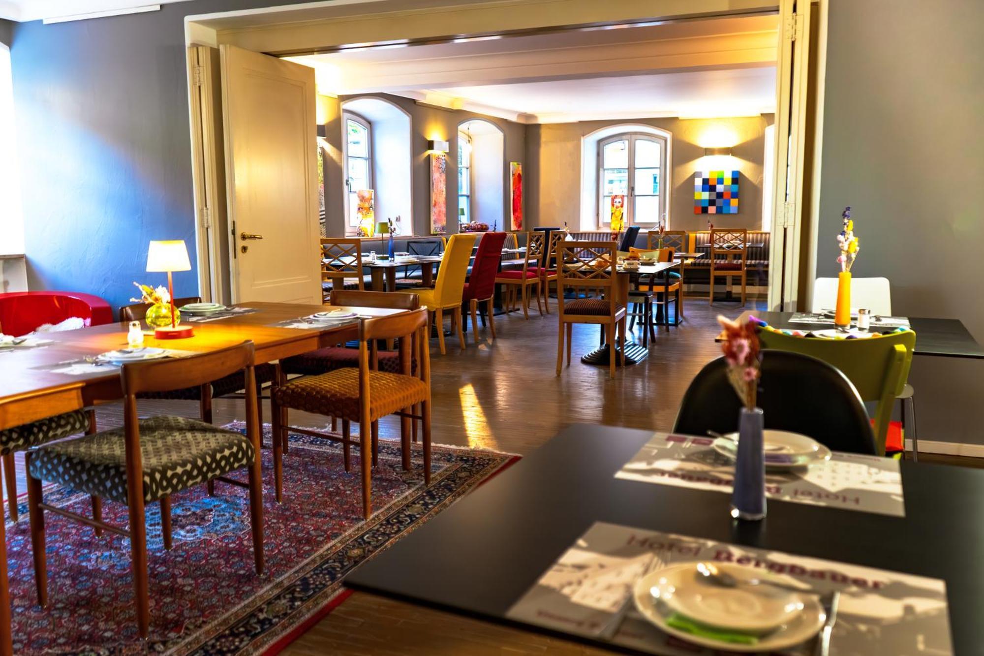 Hotel Bergbauer Mit Late-Self-Check-In นอยบวร์ก อันแดร์ โดเนา ภายนอก รูปภาพ