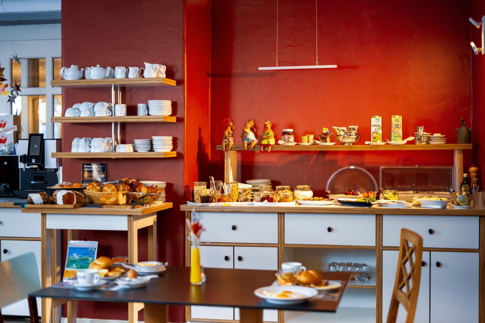 Hotel Bergbauer Mit Late-Self-Check-In นอยบวร์ก อันแดร์ โดเนา ภายนอก รูปภาพ
