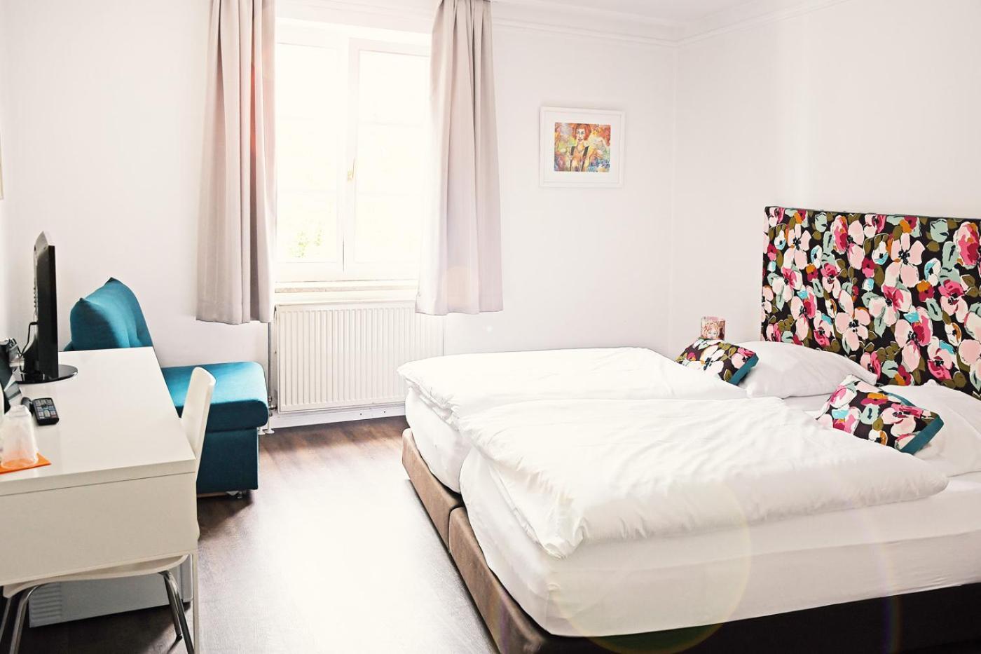 Hotel Bergbauer Mit Late-Self-Check-In นอยบวร์ก อันแดร์ โดเนา ภายนอก รูปภาพ