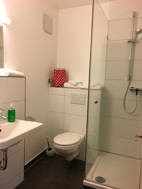 Hotel Bergbauer Mit Late-Self-Check-In นอยบวร์ก อันแดร์ โดเนา ภายนอก รูปภาพ