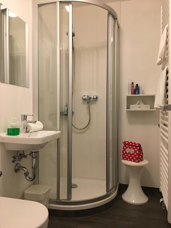 Hotel Bergbauer Mit Late-Self-Check-In นอยบวร์ก อันแดร์ โดเนา ภายนอก รูปภาพ